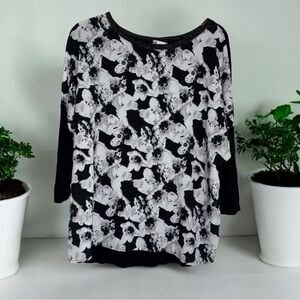 Black and White Relaxed Fit Floral Print Blouse with Boxy Style